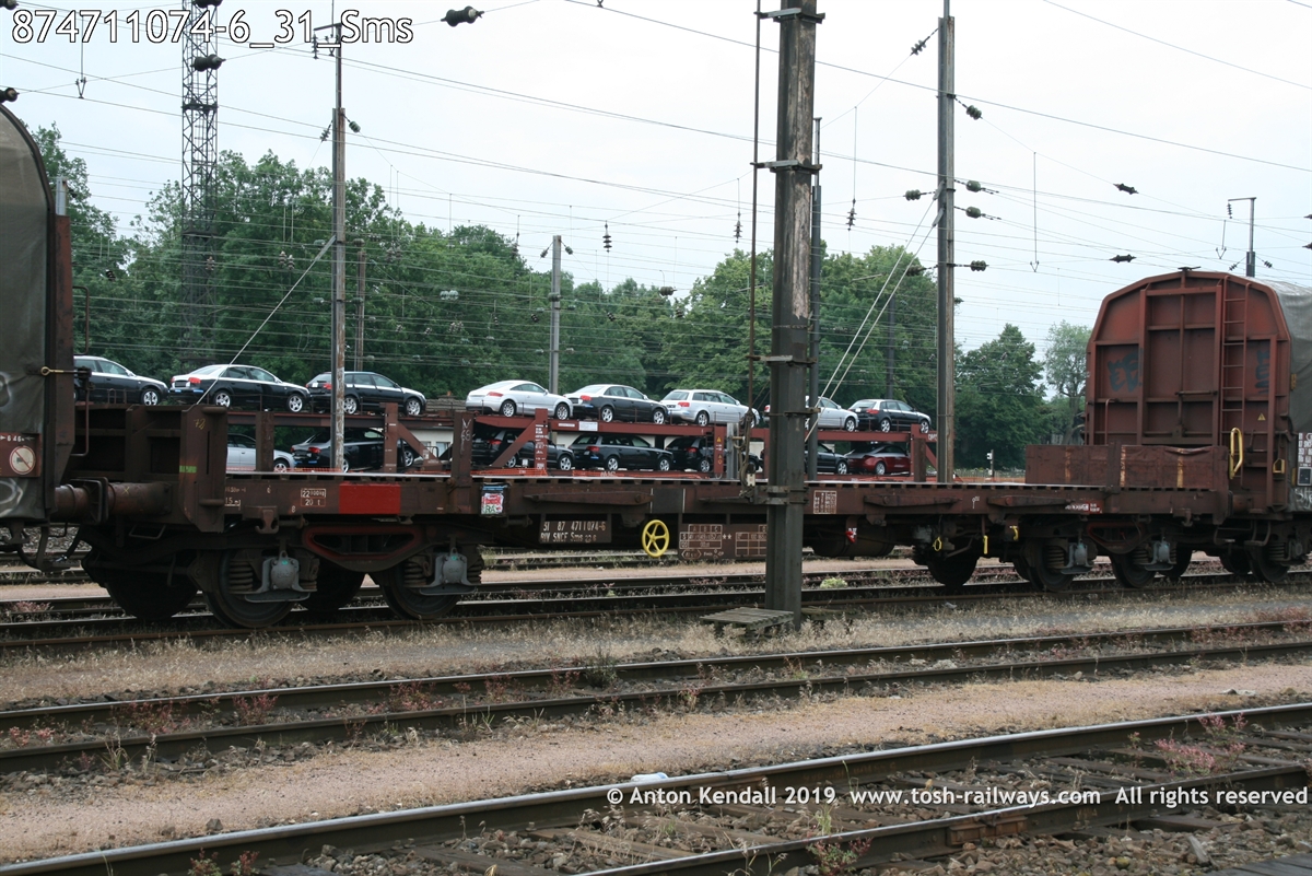 874711074-6_31_Sms.jpg